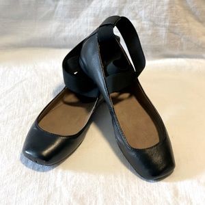 Brand New. Never Worn.